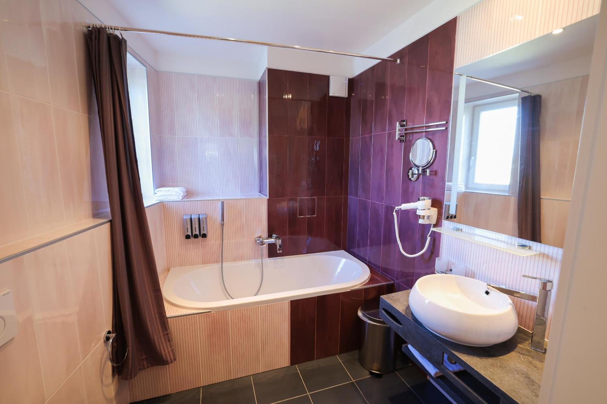 Boutique Hotel Ambiente ****+ Карлові Вари Екстер'єр фото